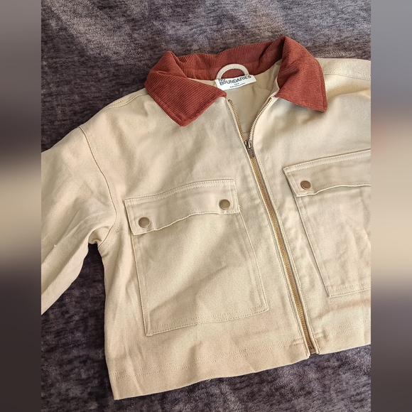 NWT No Boundaries Cropped Beige/Brown Collared Zip Jacket Womens size: S(4-6) - Picture 3 of 15